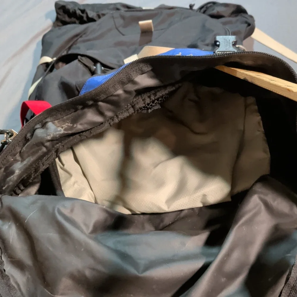 Kelty mesh mystery